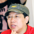 浴池中的她